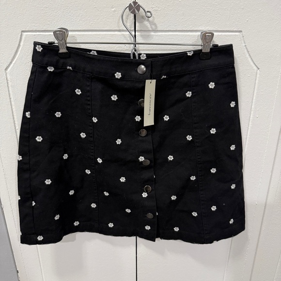 NWT Francesca's Black and White Daisy Button Down Skirt - Picture 1 of 10